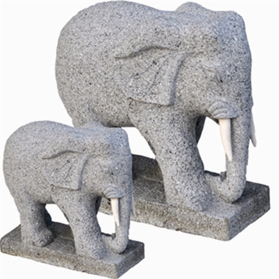 Elefant på sokkel i grå granit, stødtænder i hvid marmor